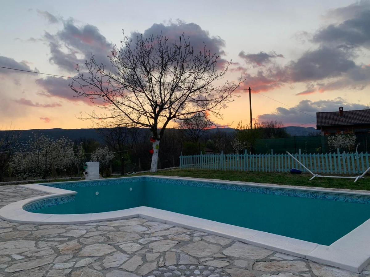 מוסטר Silent Village Villa With Swimming Pool מראה חיצוני תמונה