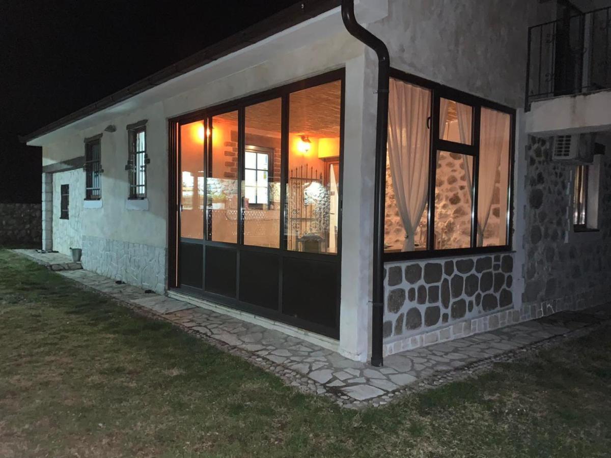 מוסטר Silent Village Villa With Swimming Pool מראה חיצוני תמונה