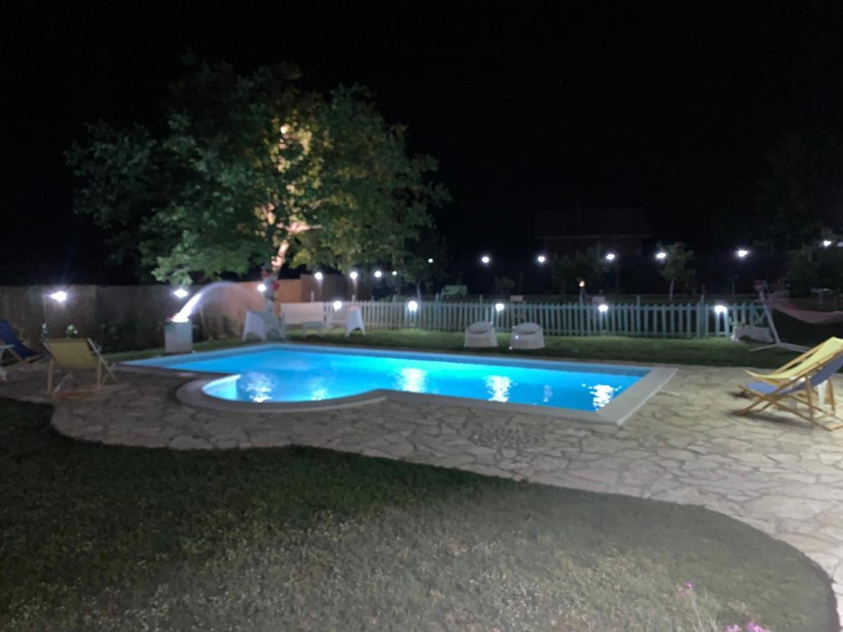 מוסטר Silent Village Villa With Swimming Pool מראה חיצוני תמונה