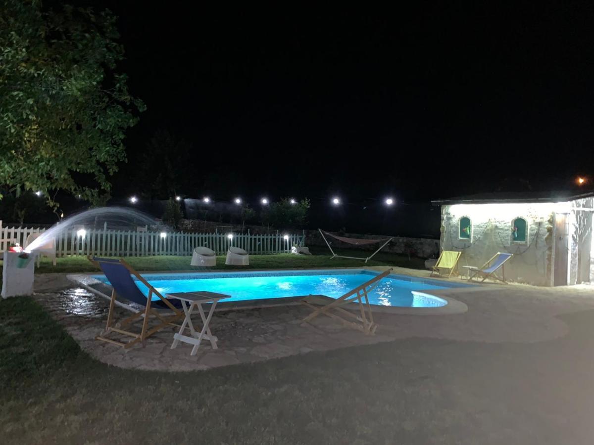 מוסטר Silent Village Villa With Swimming Pool מראה חיצוני תמונה