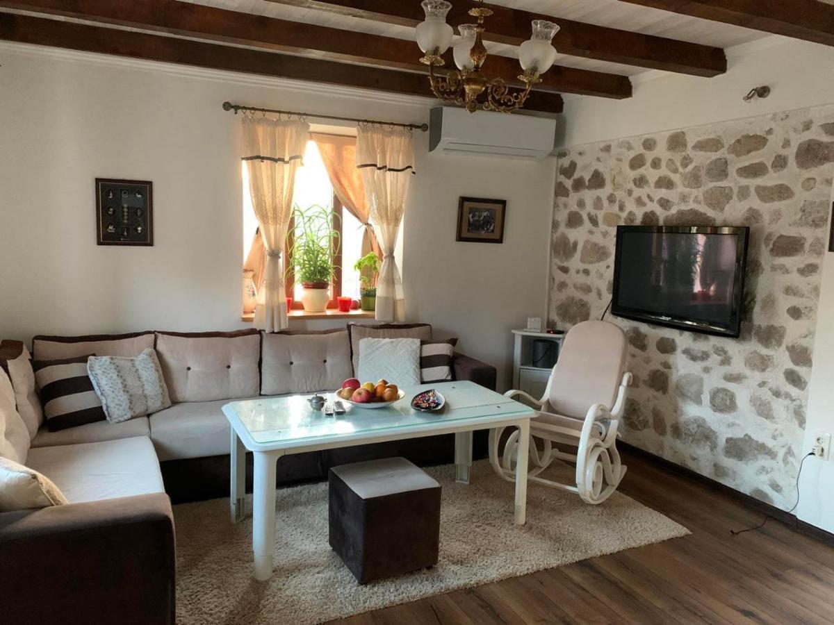 מוסטר Silent Village Villa With Swimming Pool מראה חיצוני תמונה