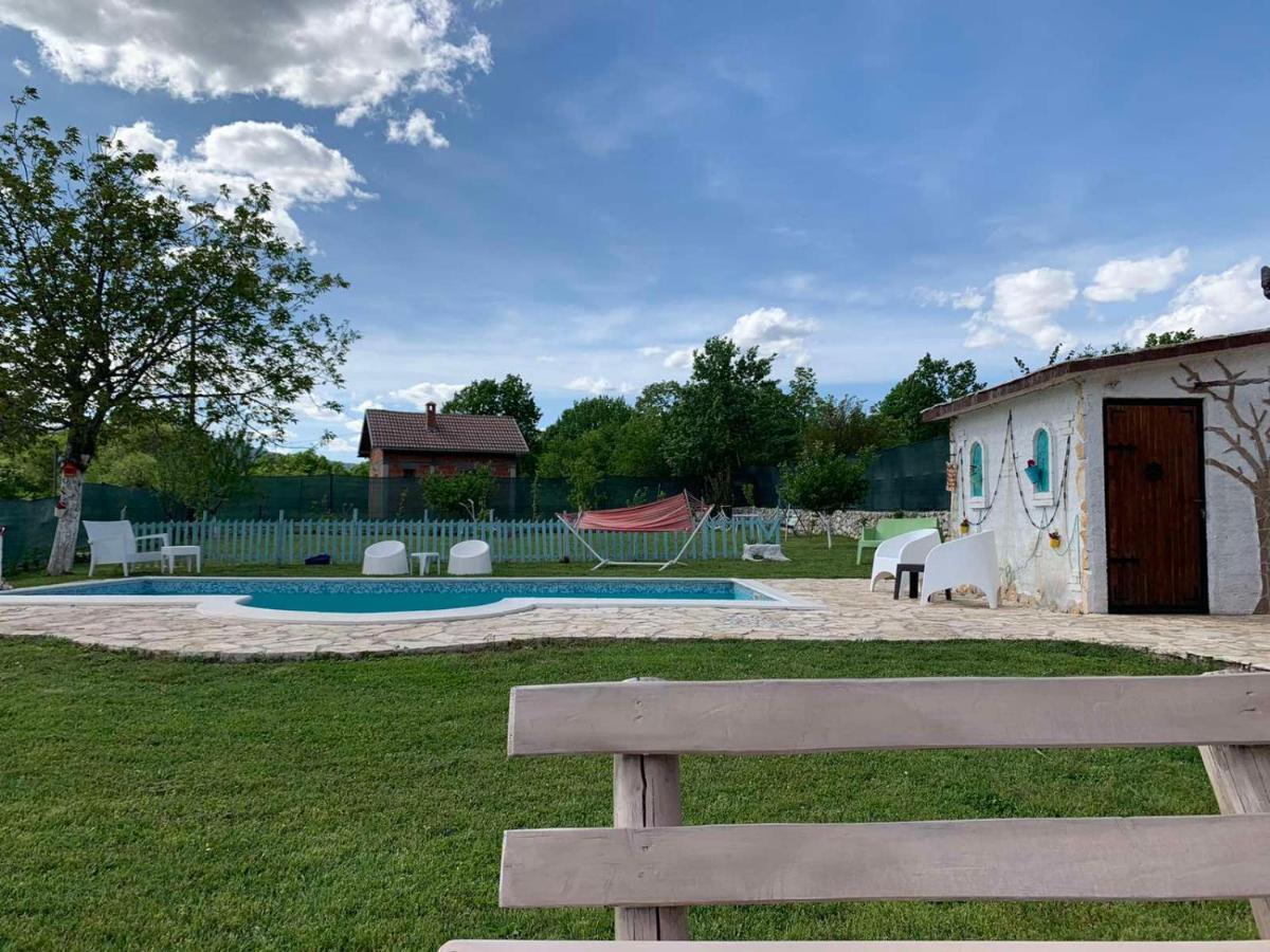 מוסטר Silent Village Villa With Swimming Pool מראה חיצוני תמונה