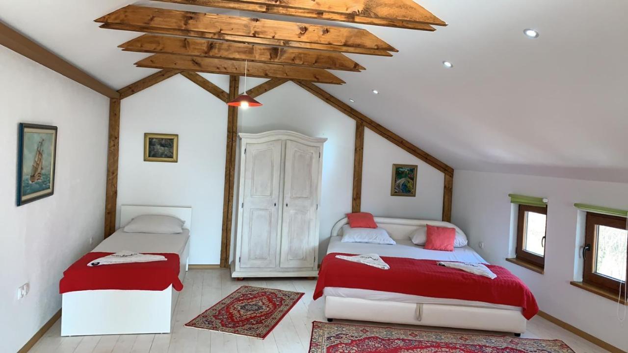מוסטר Silent Village Villa With Swimming Pool מראה חיצוני תמונה
