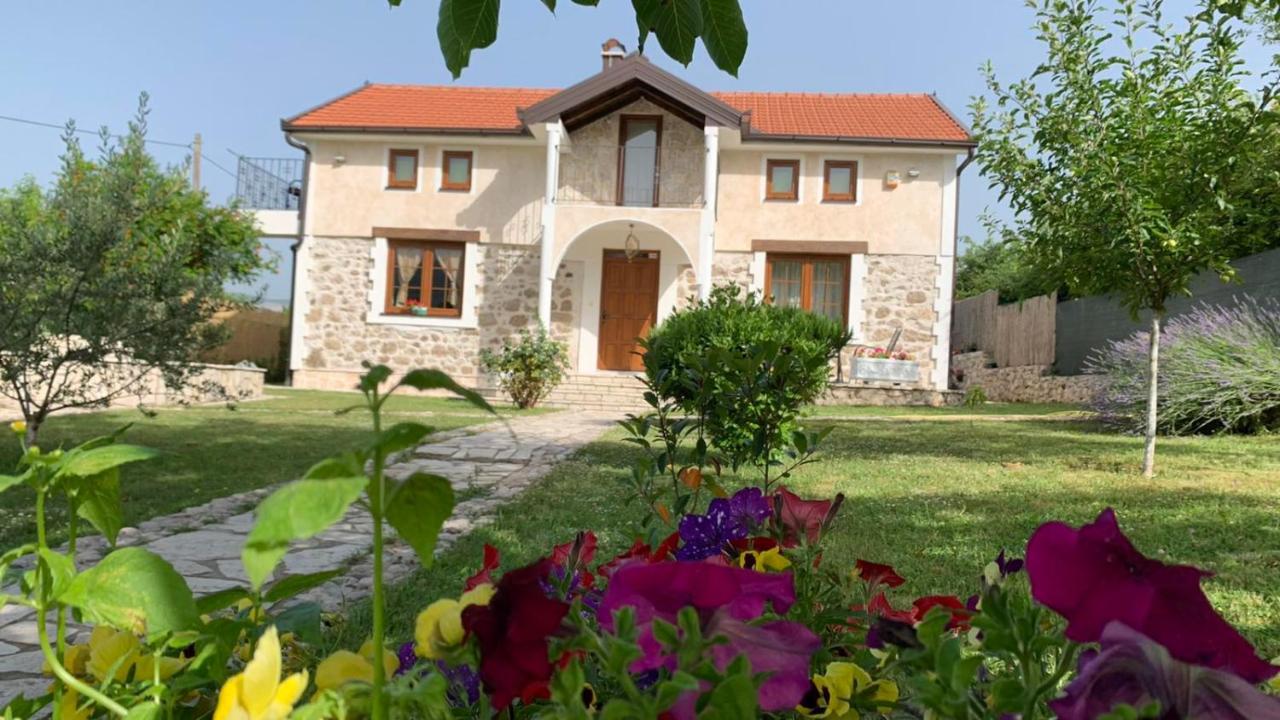 מוסטר Silent Village Villa With Swimming Pool מראה חיצוני תמונה
