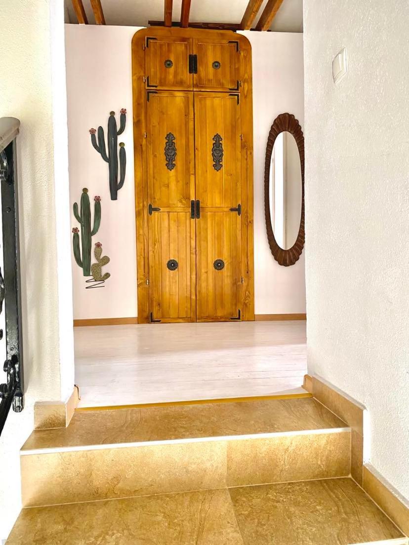 מוסטר Silent Village Villa With Swimming Pool מראה חיצוני תמונה